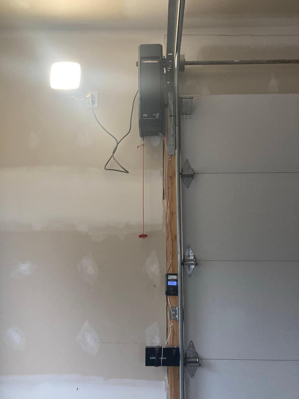 Ouvre-porte LiftMaster, réalisation de Portes de garage Trudeau en Montérégie Ouest