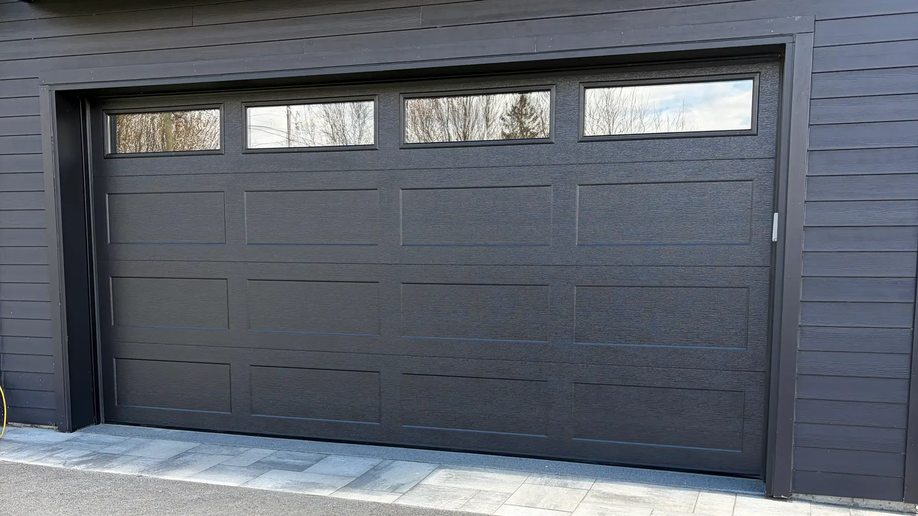 Porte de garage installée par Portes de garage Trudeau